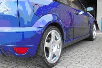 The Ford Focus RS with repaired and refinished wheels